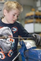 Schulgruppe in der Werkstatt