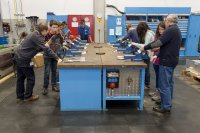 Schulgruppe in der Werkstatt